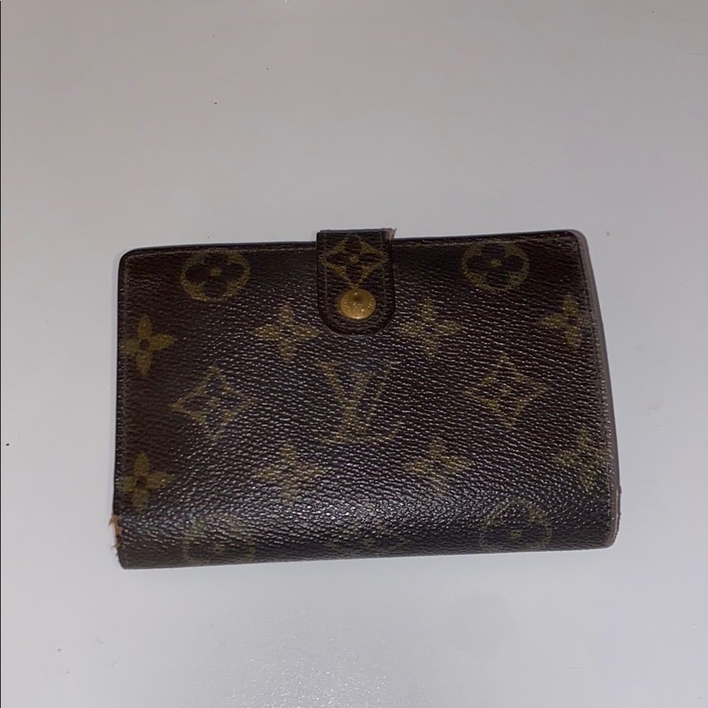 Louis Vuitton Monogram Wallet- vintage kiss lock